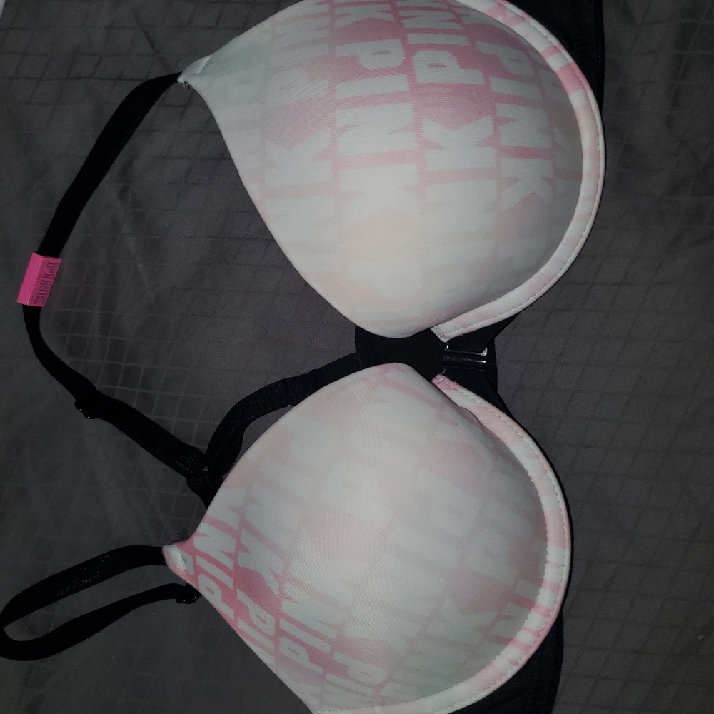 PINK‎ bra 34B new with tags